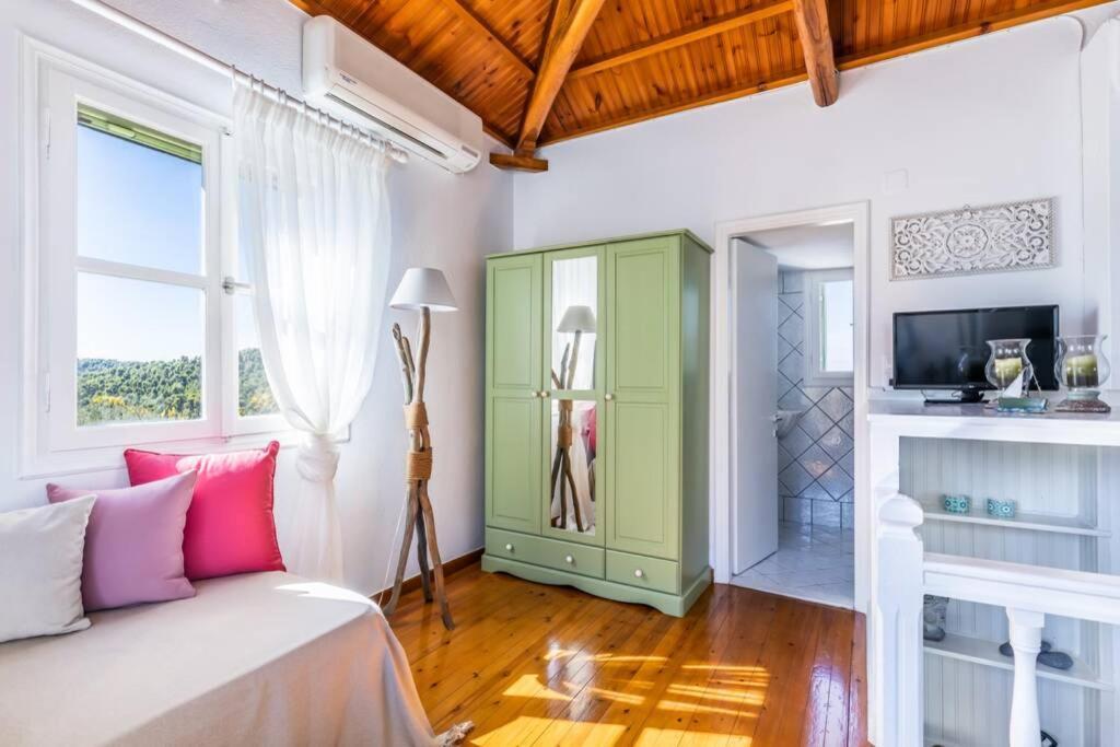 Nina-Myrtia Countryside House Skopelos Ditropo Exterior photo